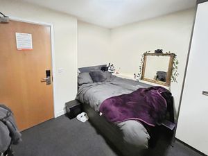 Bedroom - click for photo gallery